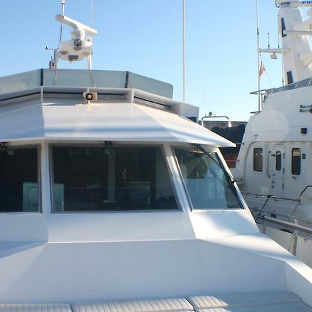 Your Own Private Yacht Hotel Sant Adria de Besos Exterior foto