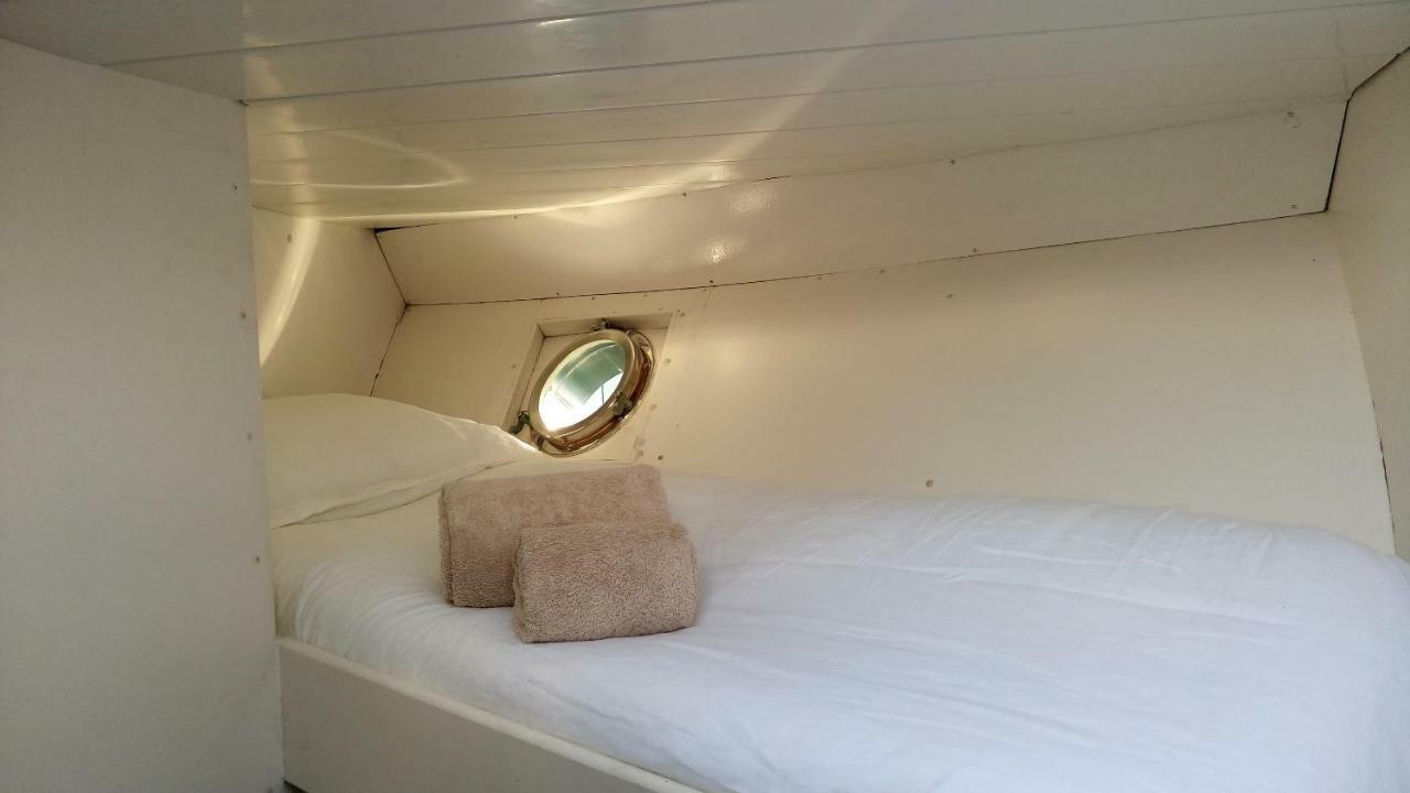 Your Own Private Yacht Hotel Sant Adria de Besos Exterior foto