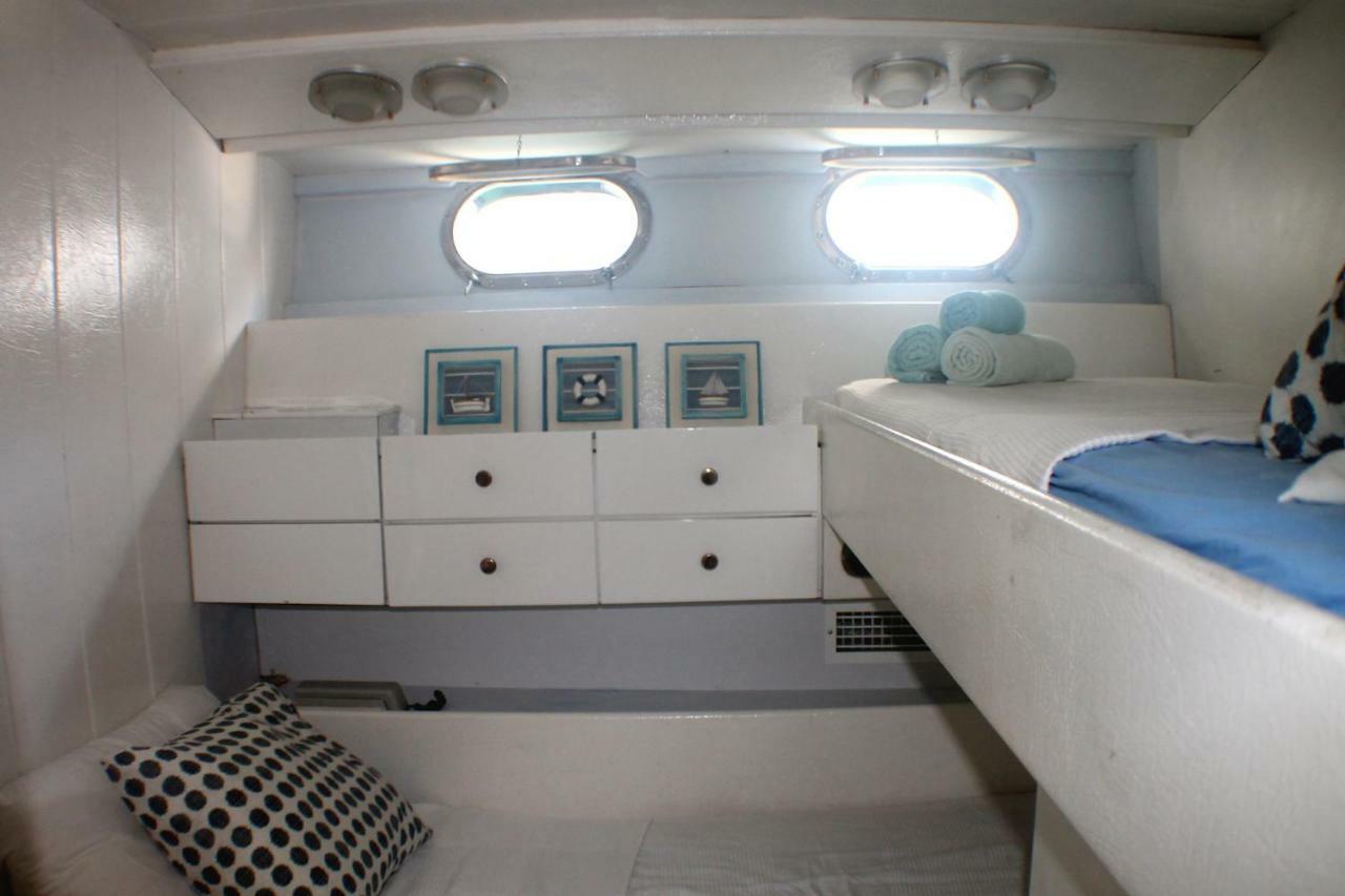 Your Own Private Yacht Hotel Sant Adria de Besos Exterior foto