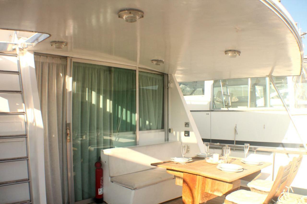 Your Own Private Yacht Hotel Sant Adria de Besos Exterior foto
